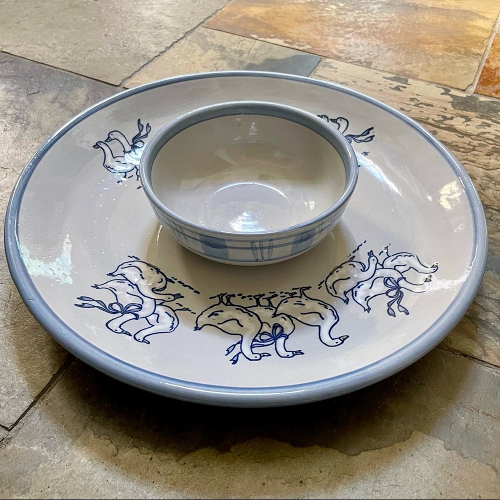Louisville Stoneware•VINTAGE and LIKE NEW•Gaggle of Geese•Chip/Dip Platter+Bowl - Picture 2 of 15
